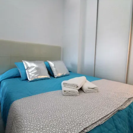 Manhattan Front Beach Holidays דירה אמפוריבראבה