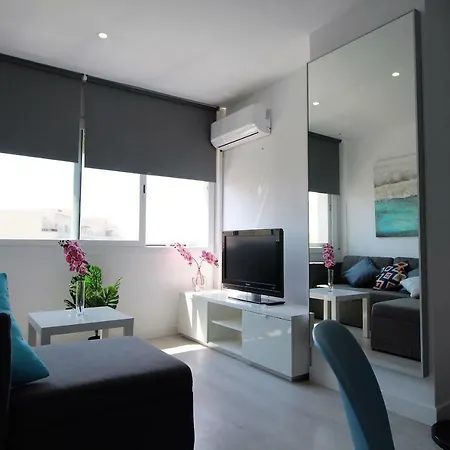 Manhattan Front Beach Holidays דירה אמפוריבראבה