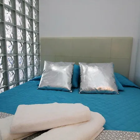 דירה Manhattan Front Beach Holidays אמפוריבראבה