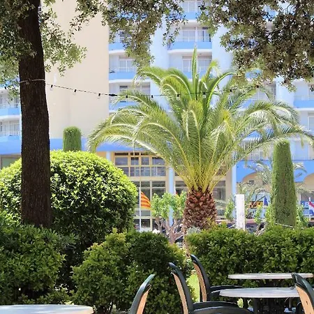 Manhattan Front Beach Holidays דירה